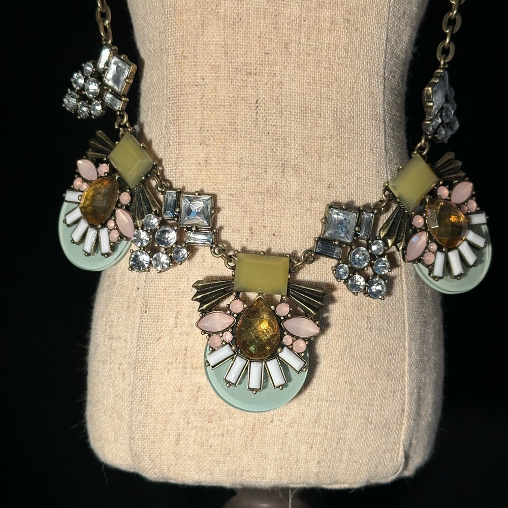 ViVi Love 18” Art Deco Necklace & earring set.